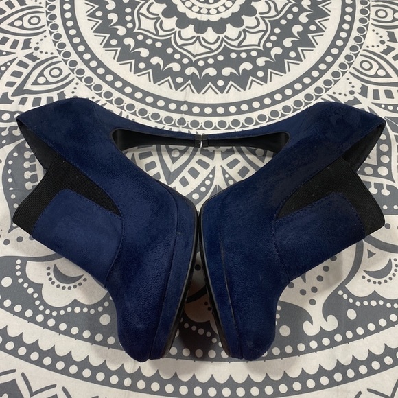 Impo suede navy pumps 4” heels​​​​​​​​​ - Picture 6 of 8